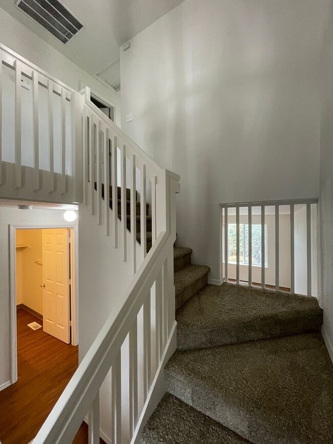 Building Photo - 166