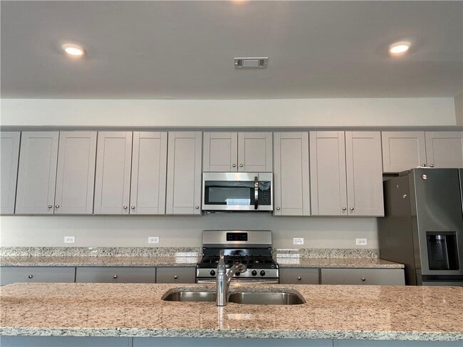 Building Photo - 4402 Grosbeak Dr