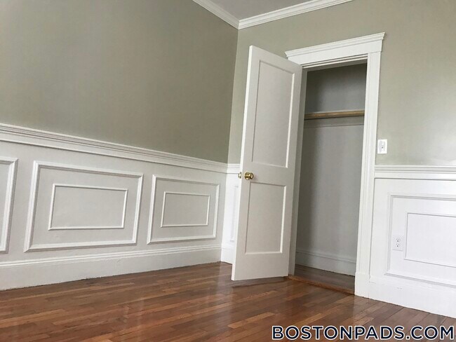 Building Photo - 49 Worthington St