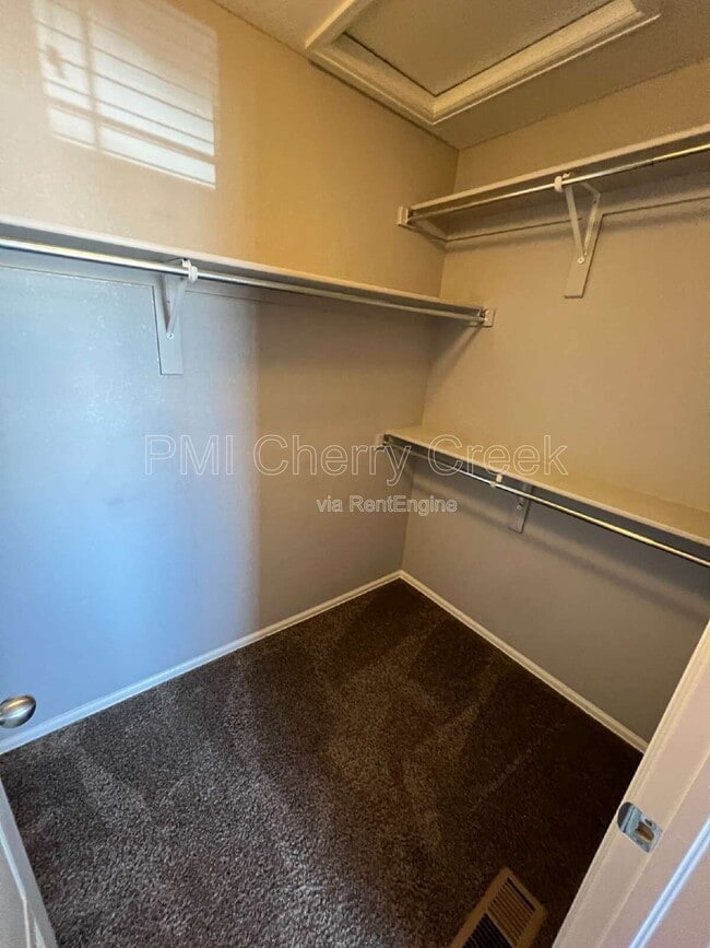Building Photo - 22472 E Union Cir