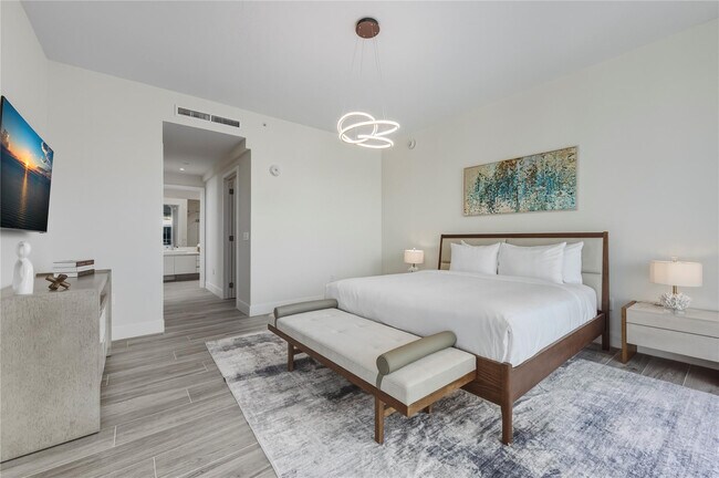 Building Photo - 3100 N Ocean Dr