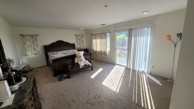 Building Photo - 2422 Pointe Pkwy