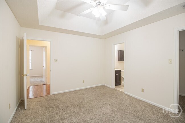 Building Photo - 148 Country Walk Cir