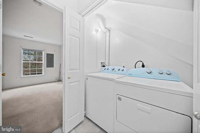 Building Photo - 23094 Fontwell Square