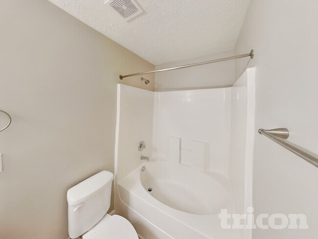 Building Photo - 1811 Packard Ct