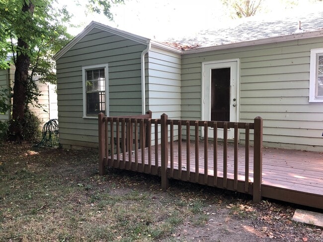 Building Photo - Updated 3 Bedroom Home across from MSU