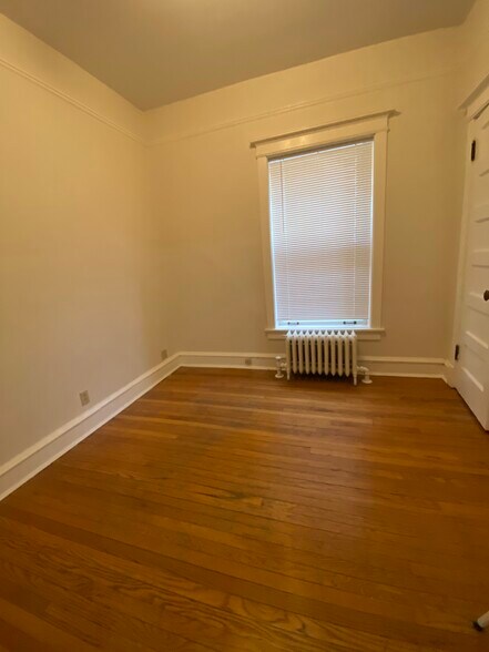 Building Photo - 5427 N Wayne Ave