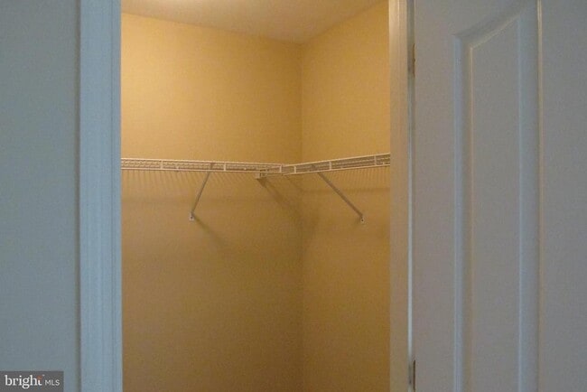 Building Photo - 888 Woodridge Dr
