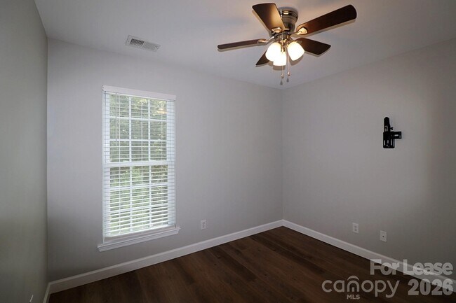 Building Photo - 564 6th Baxter Crossing