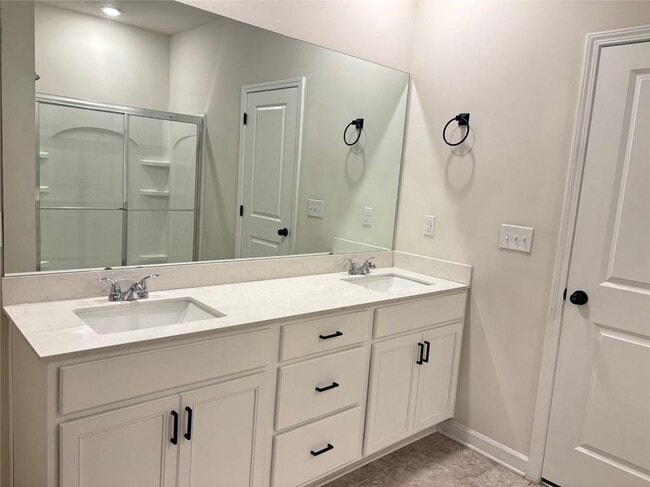 Building Photo - 404 Fox Crk Dr