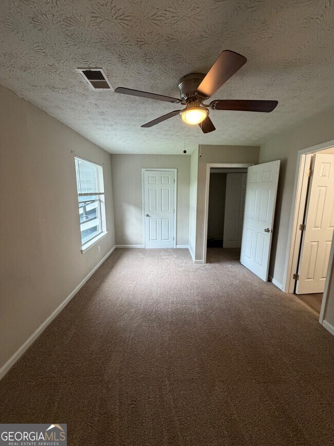 Building Photo - 8513 Pineland Dr
