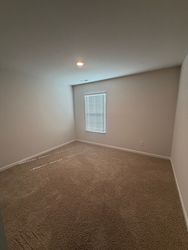 Building Photo - Spacious New Construction Home with 5 Bedrooms, 3 Full Baths