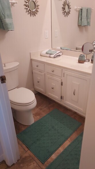 Bathroom 1st floor - 4148 Player Cir