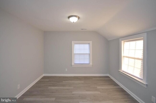 Building Photo - 46670 Midway Dr