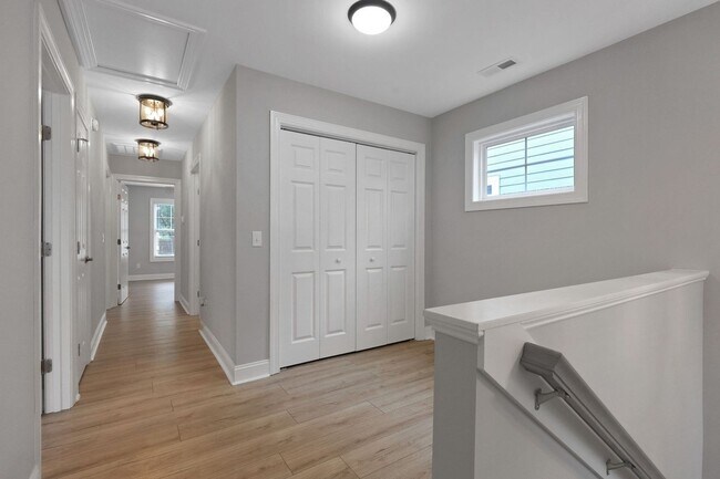Building Photo - Spacious 3BR House in Wilmington - Newer C...