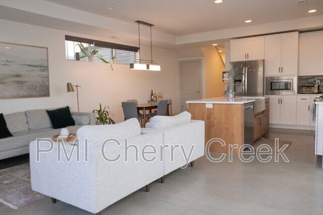 Building Photo - 2819 Jackson St