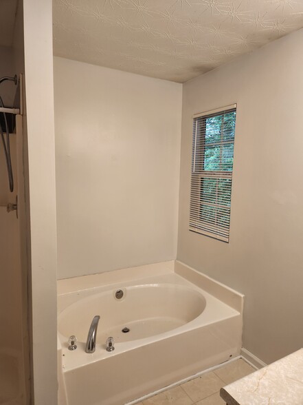 Building Photo - 1545 Eastern Sunrise Ln