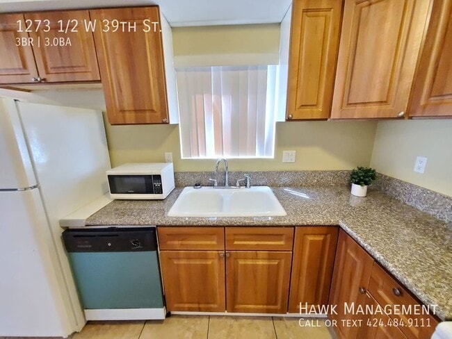 Building Photo - 1273 1/2 W 39th St.-