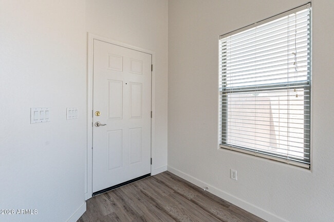 Building Photo - 24866 W Huntington Dr