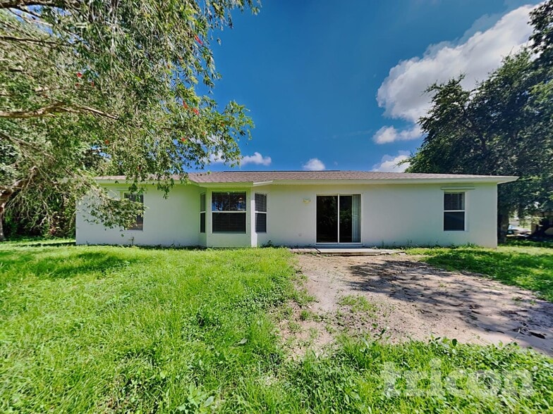 Building Photo - 18291 Troon Ave