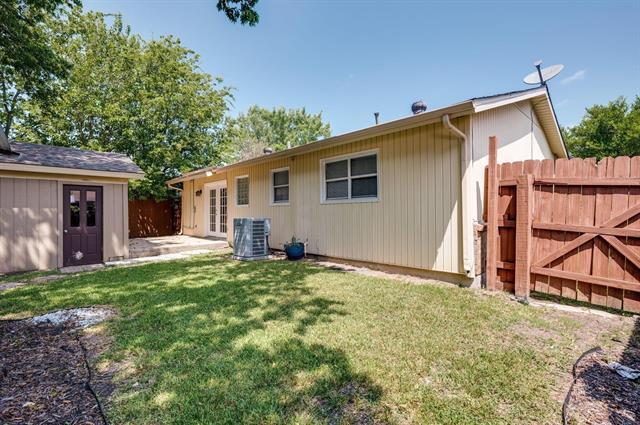 Building Photo - 924 Meadow Mead Dr