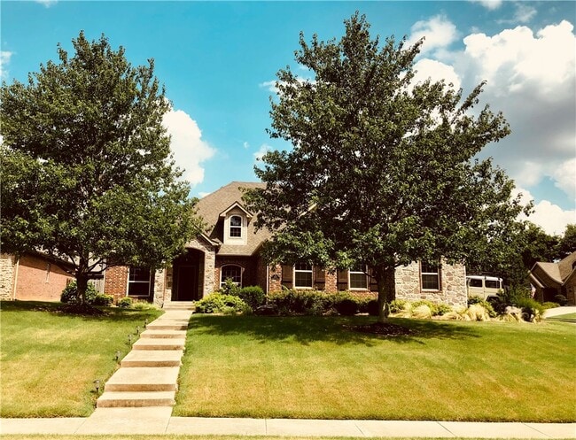 Building Photo - 1051 Hunters Pointe