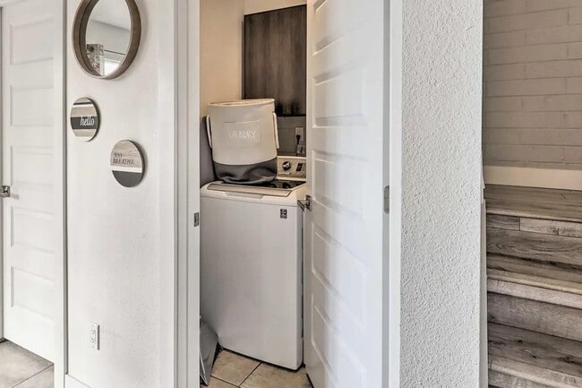 Building Photo - 7720 E Heatherbrae Ave