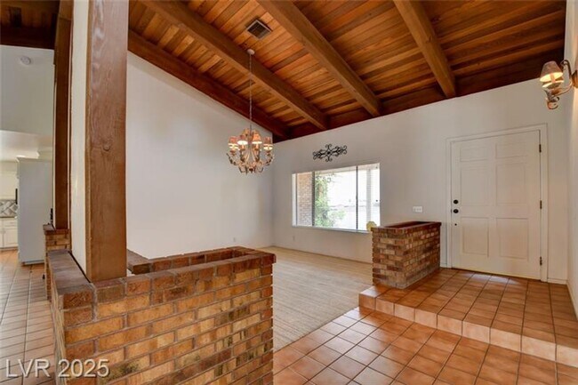 Building Photo - Fabulous Ranch-Style Home on Over Half an Acre – No HOA!