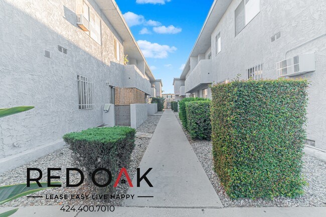 Building Photo - 8337 Cedros Ave