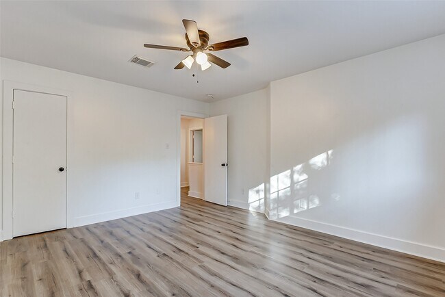 Building Photo - 21892 Silver Oak Ct