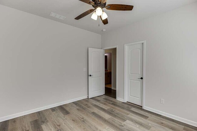 Building Photo - 3477 N Berkeley Lake Rd NW