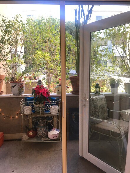 Building Photo - 1345 N Fuller Ave