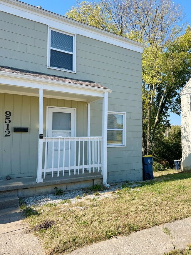 Building Photo - Charlotte St