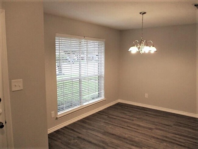 Building Photo - 16130 Speyburn Ct