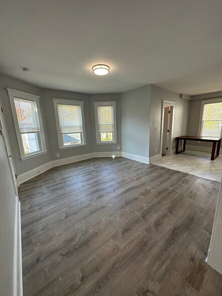 Building Photo - 517 Washington St