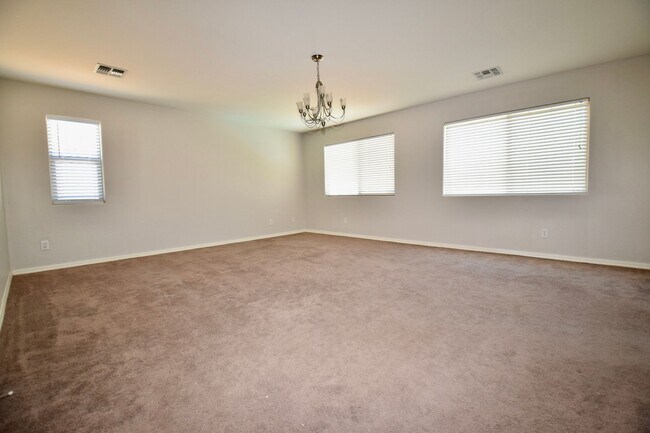 Building Photo - Beautiful Queen Creek home with a Pool!