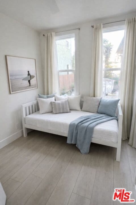 Building Photo - 1436 E 4th St