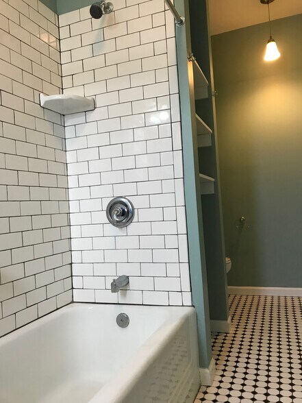 Building Photo - 801 S 4th St