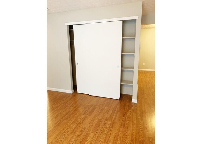 Building Photo - 525 Lowell Ave