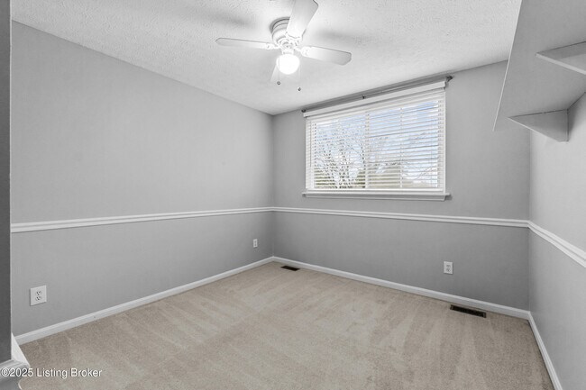 Building Photo - 11001 Bay Run Dr