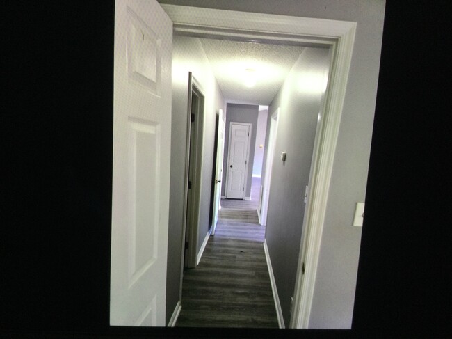 Hallway - 700 Glendale Dr