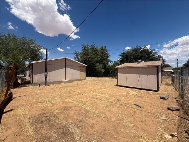 Building Photo - 2150 E Snavely Ave