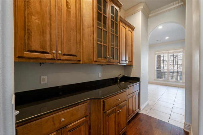Building Photo - 5106 S Sloan Cir