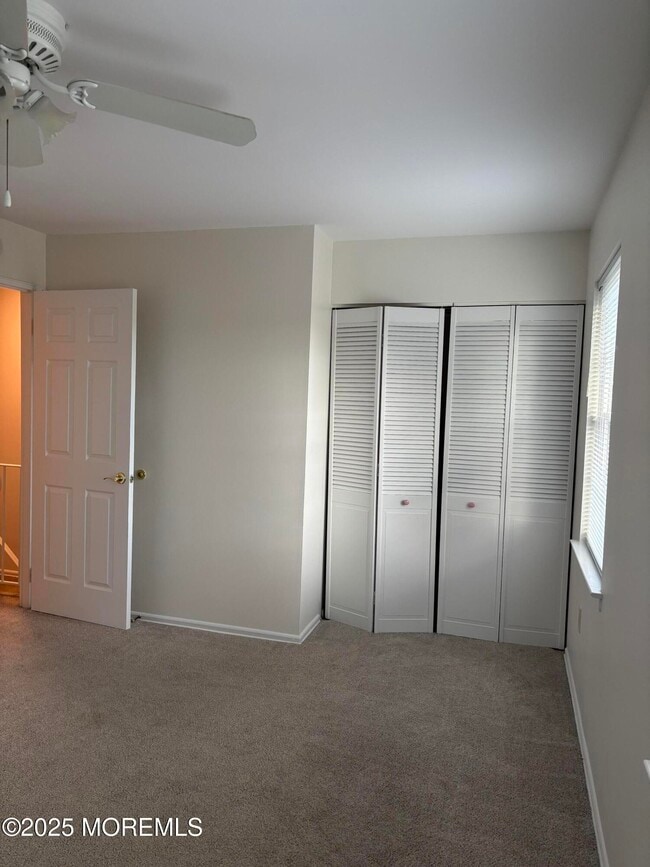 Building Photo - 159 Village Green Way