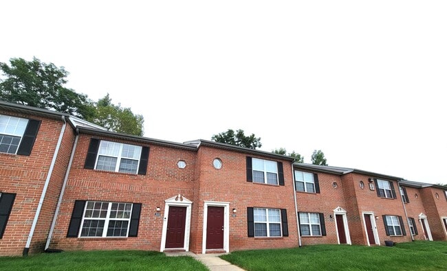 Building Photo - Huron Heights/Huron Ridge