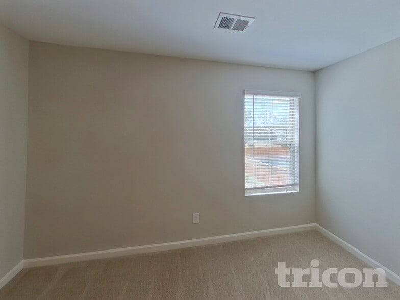 Building Photo - 1405 Veranda Ln