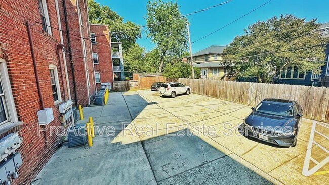 Building Photo - 1240 Westover Ave