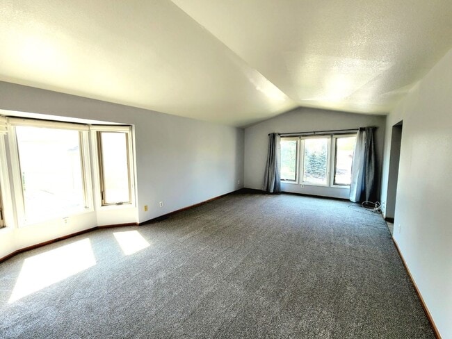 Building Photo - 10995 Allison Ct