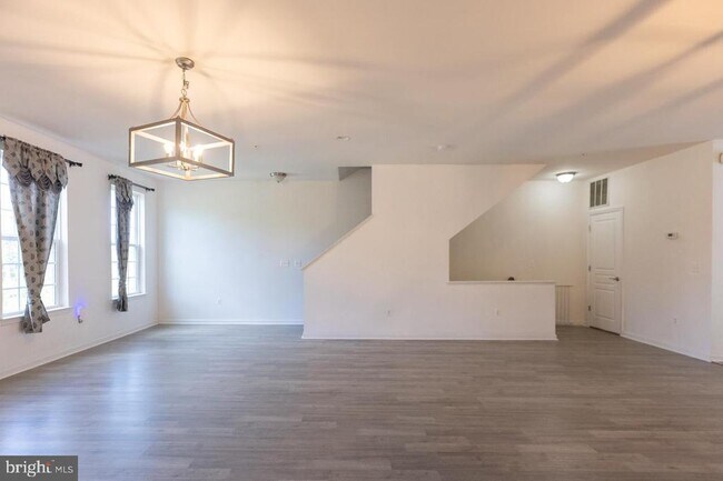 Building Photo - 14766 Malloy Ct