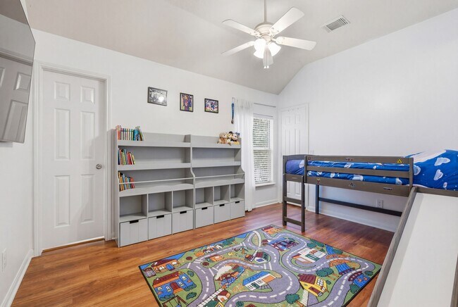 Building Photo - 26 E Sterling Pond Cir